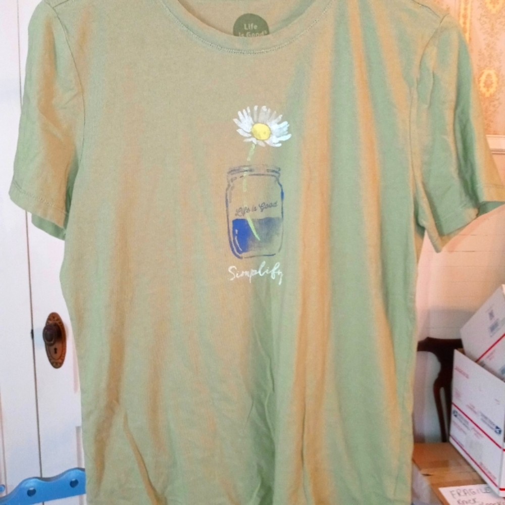 Life is Good short sleeve tee, size small